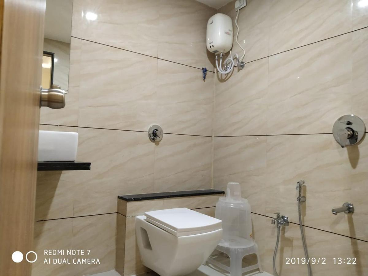 Hotel Krishna Palace Ānand Zewnętrze zdjęcie